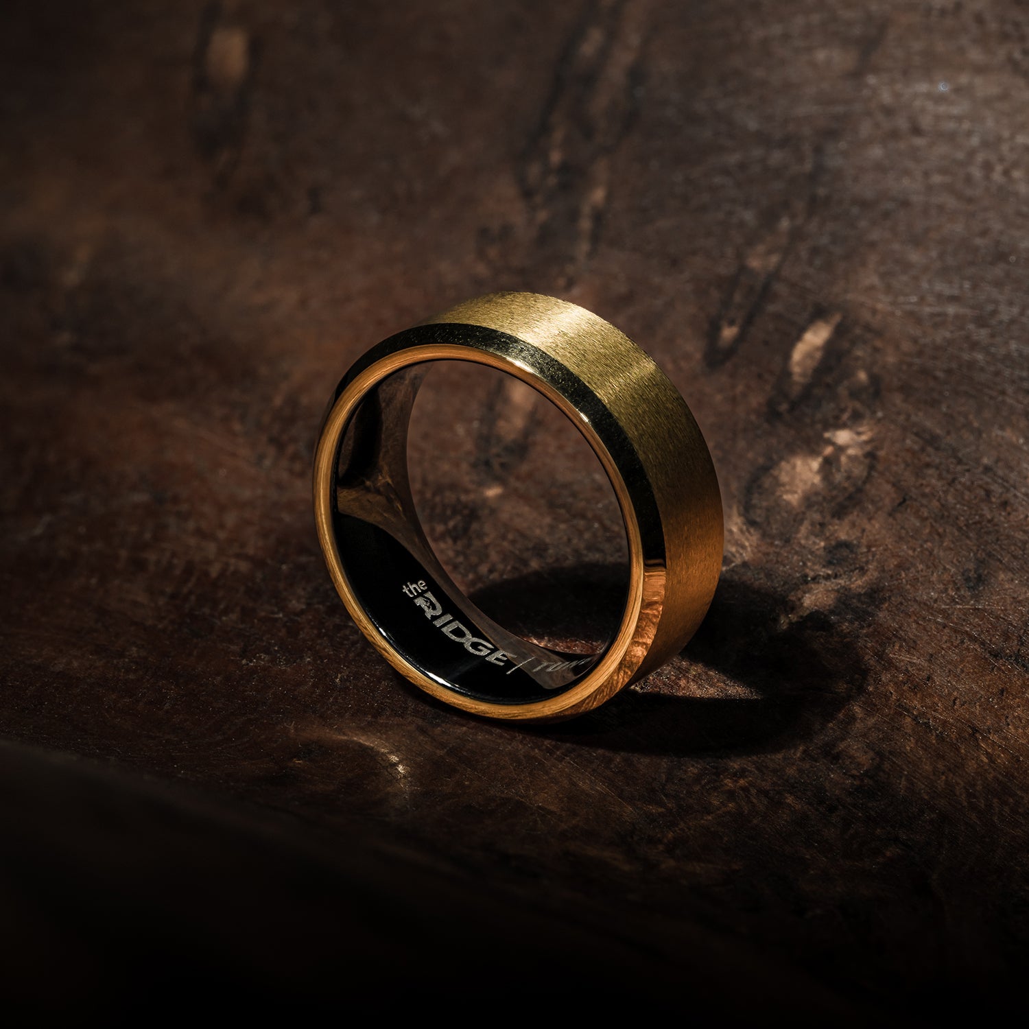 D-Shaped Wedding Ring Yellow Gold – London DE