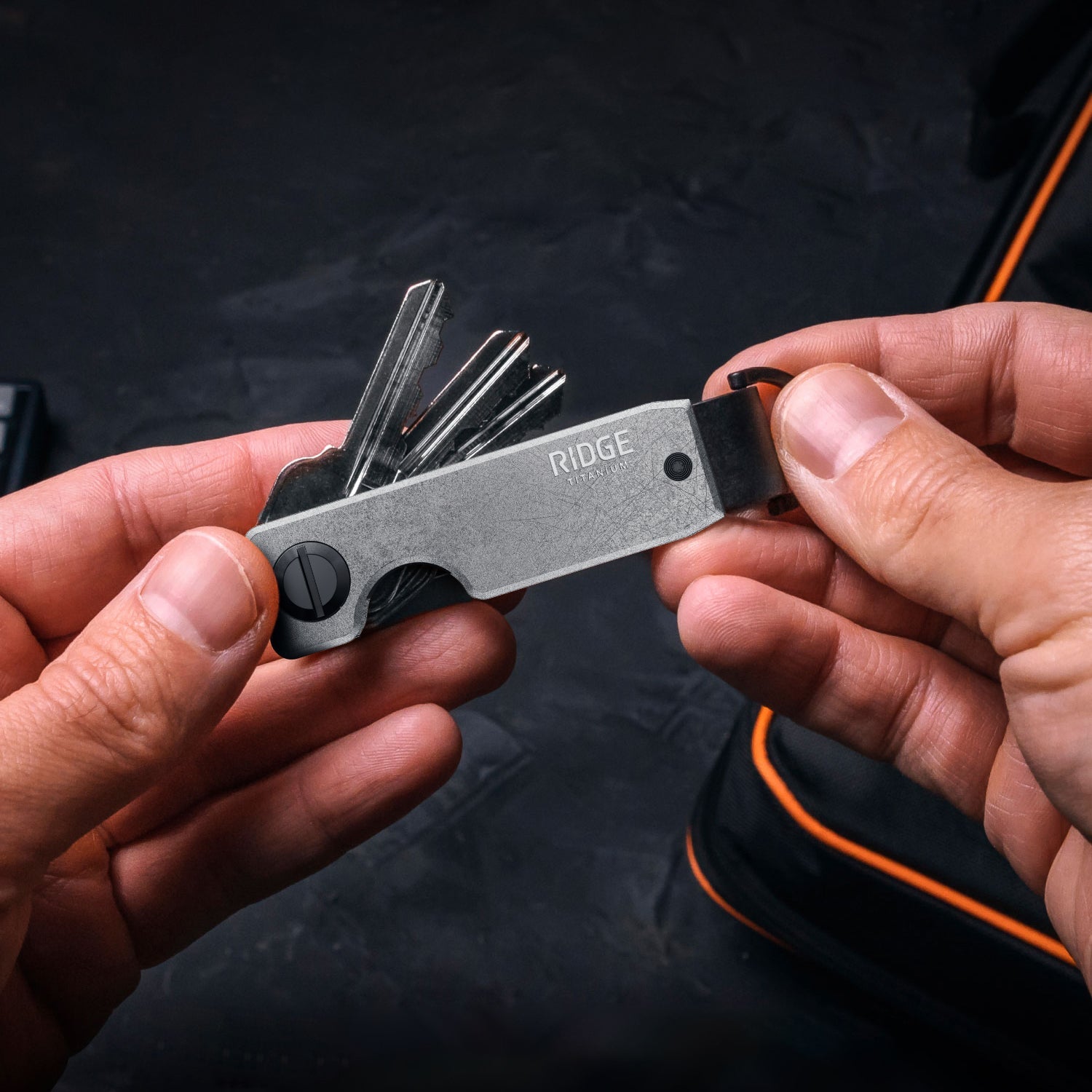 Stonewashed Titanium KeyCase // The Ridge - Ridge EU